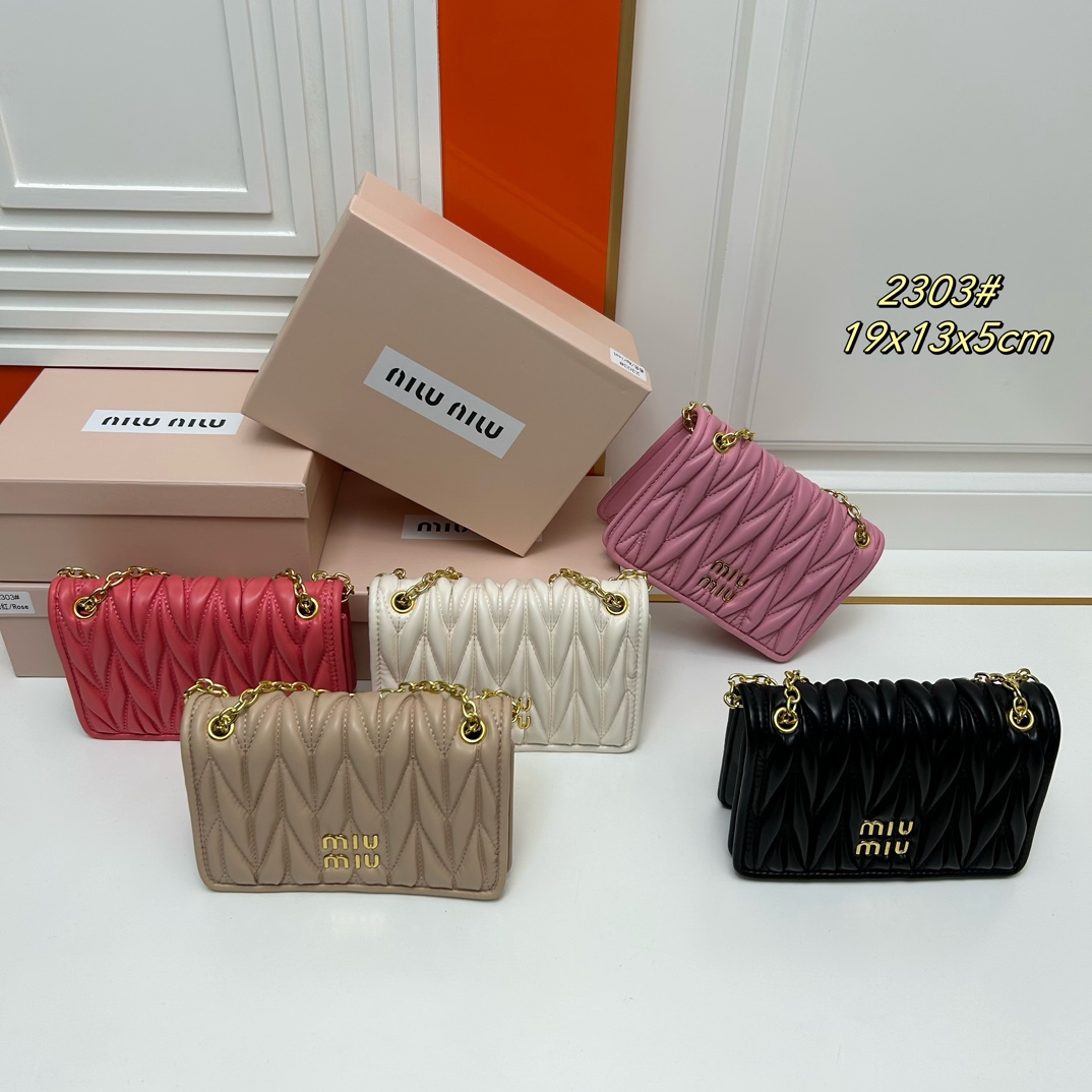【MIUMIU】19x13x5cm