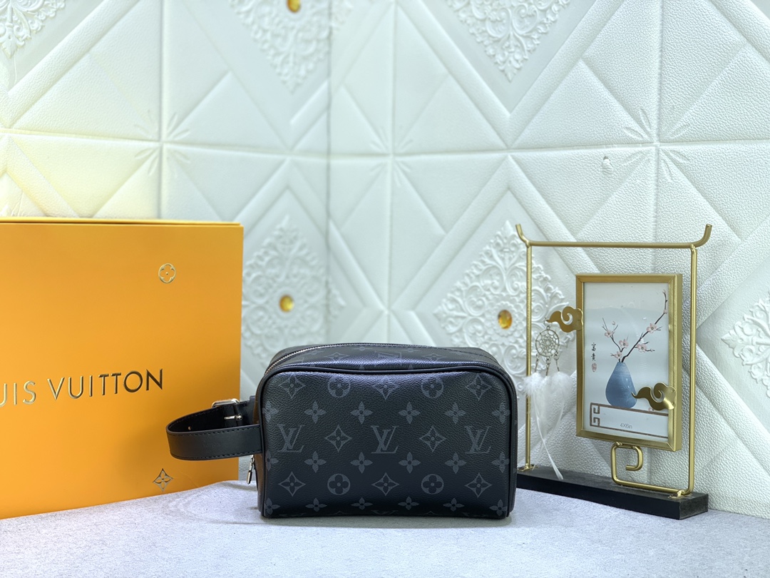 【LOUIS VUITTON】Locker Dopp Kit