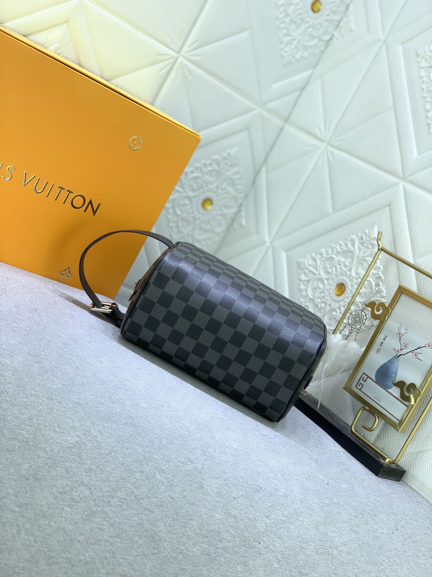 【LOUIS VUITTON】Locker Dopp Kit