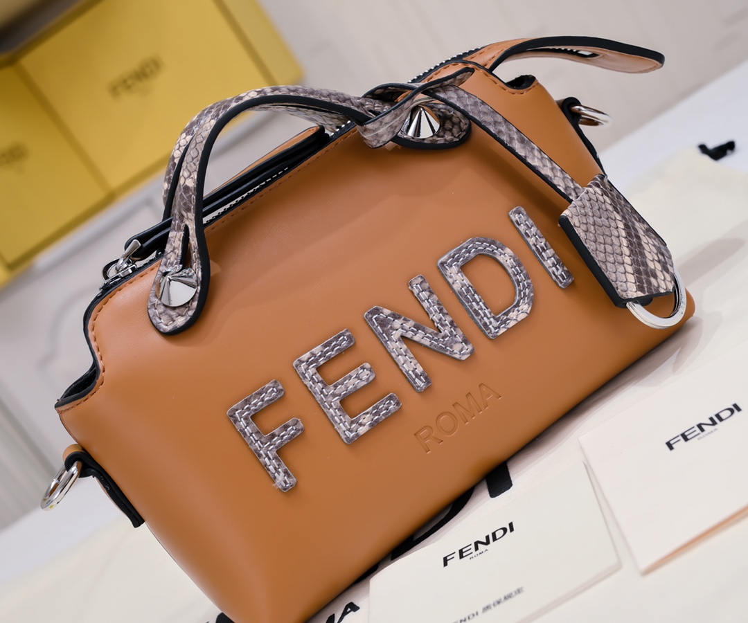 【Fendi】by the way 20*12*9.5CM