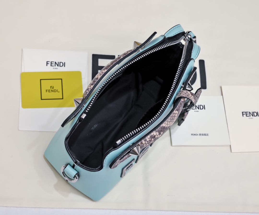 【Fendi】by the way 20*12*9.5CM