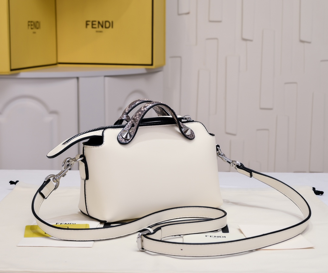 【Fendi】by the way 20*12*9.5CM