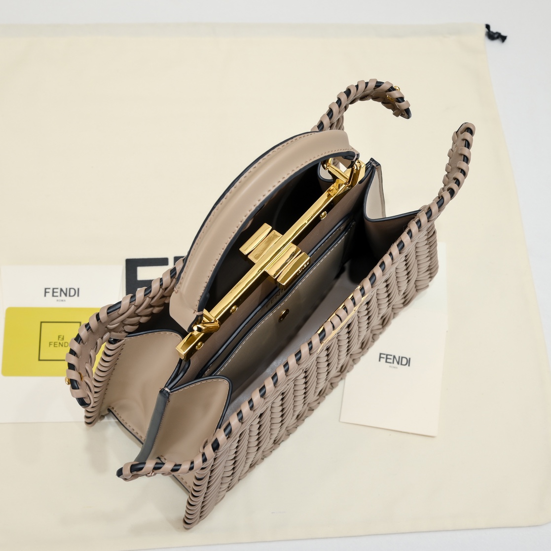 【Fendi】BAGUETTE 27*15*6CM