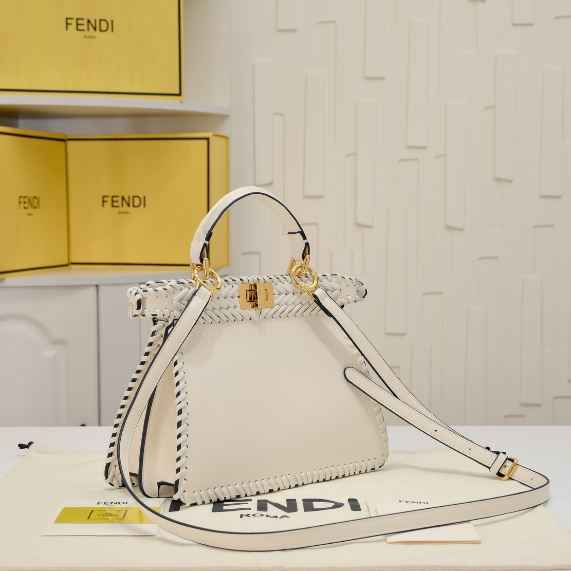 【Fendi】BAGUETTE 27*15*6CM