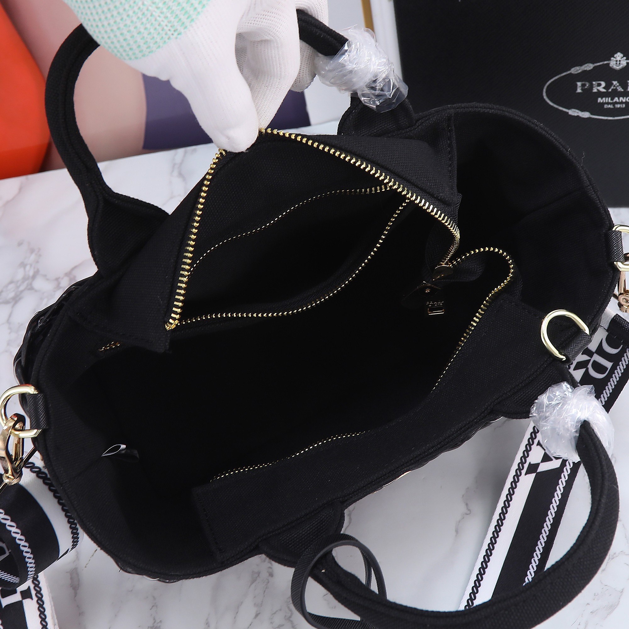 【PRADA】26*20*12CM