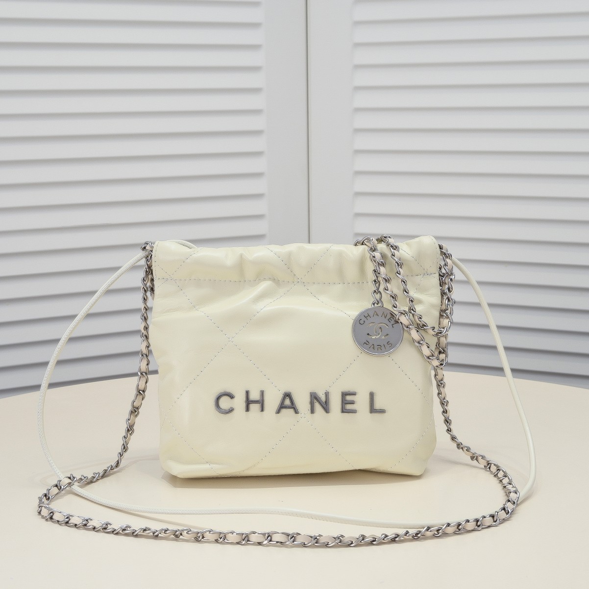 【シャネル】22bag 19-20-6cm