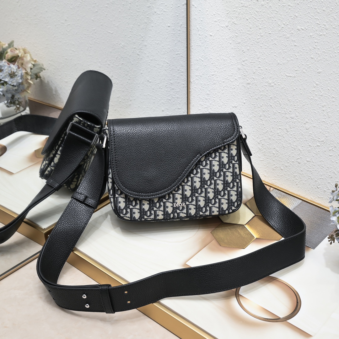 【DIOR】Oblique 23 x 18 x 6CM