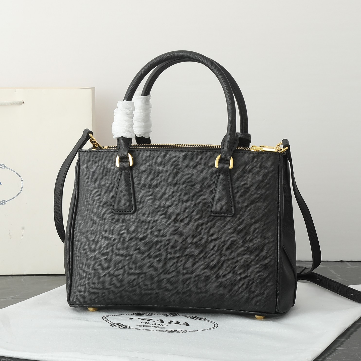 【PRADA】28×20×12cm