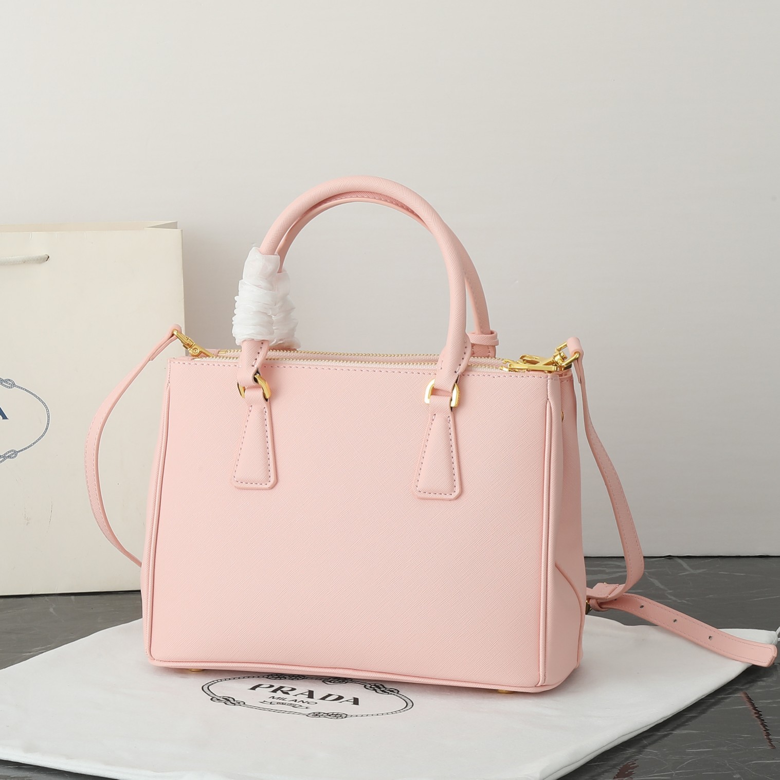 【PRADA】28×20×12cm