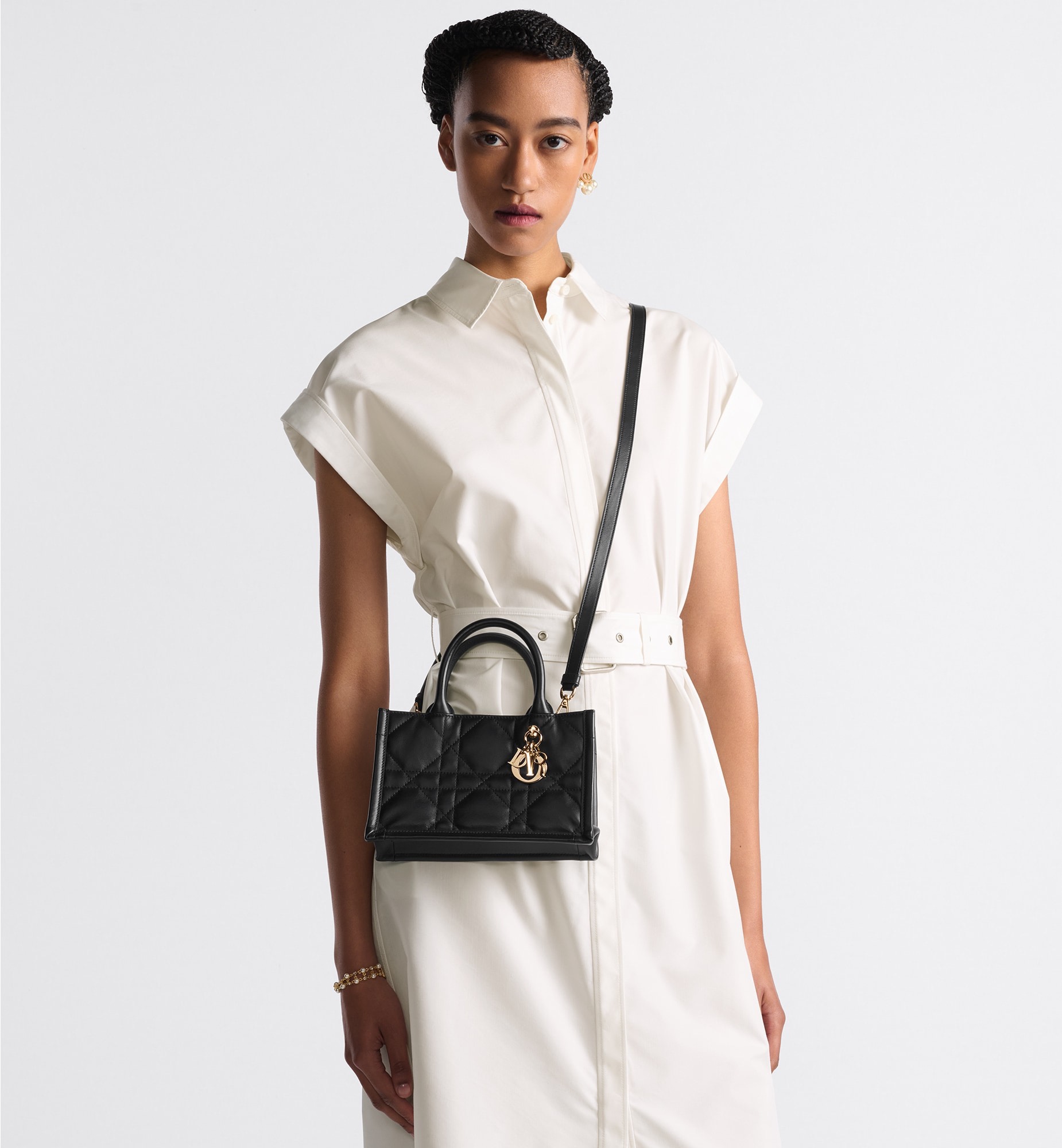 【DIOR】Book Tote  21.5 x 13 x 7.5 cm