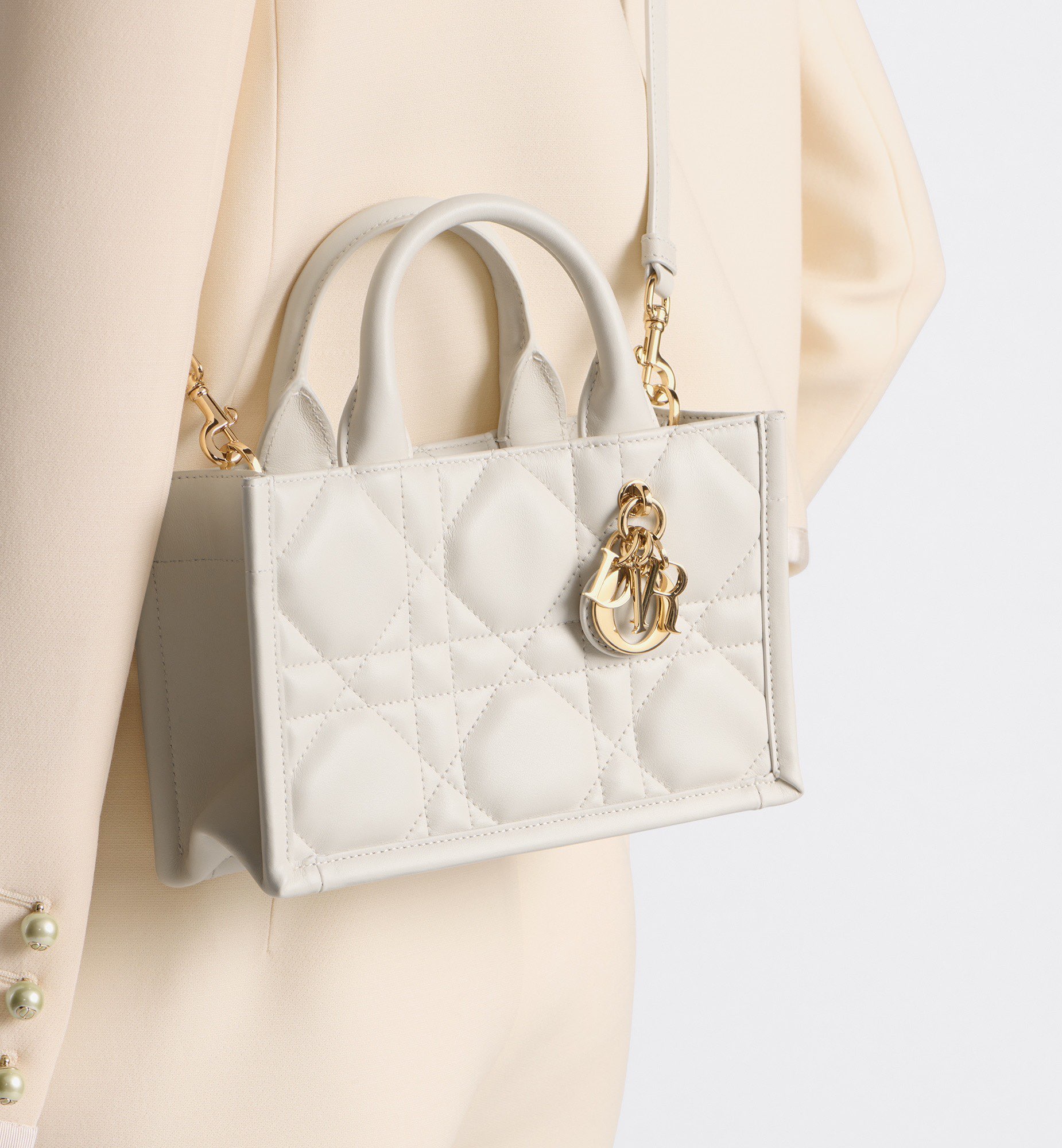 【DIOR】Book Tote  21.5 x 13 x 7.5 cm