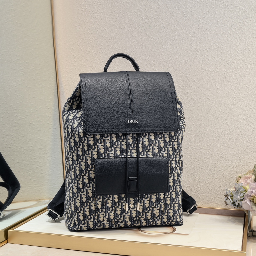 【PRADA】motion  31  x 38  x 11 CM