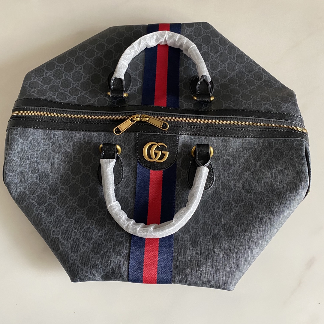 【GUCCI】44-27-24cm