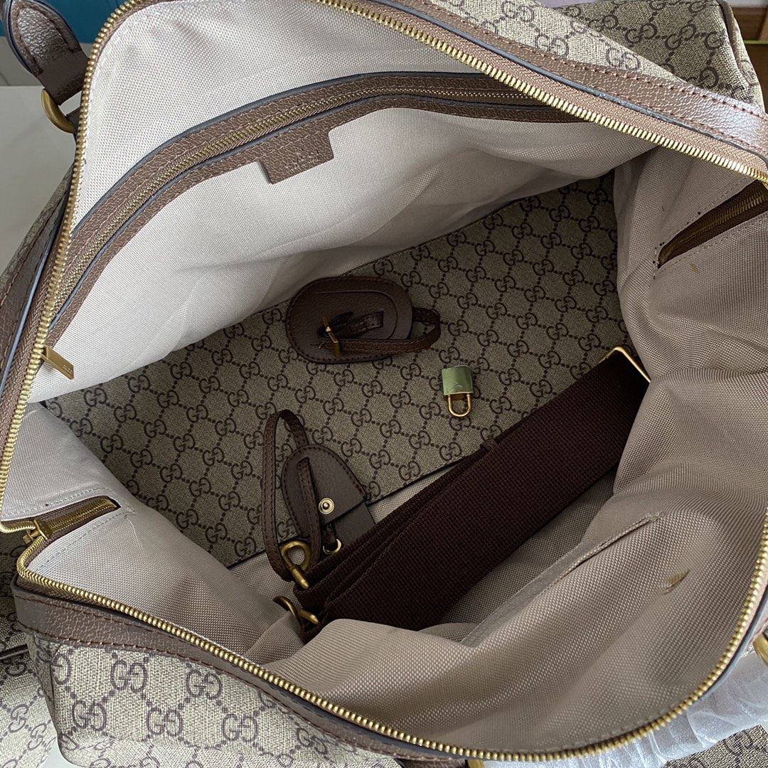 【GUCCI】44-27-24cm