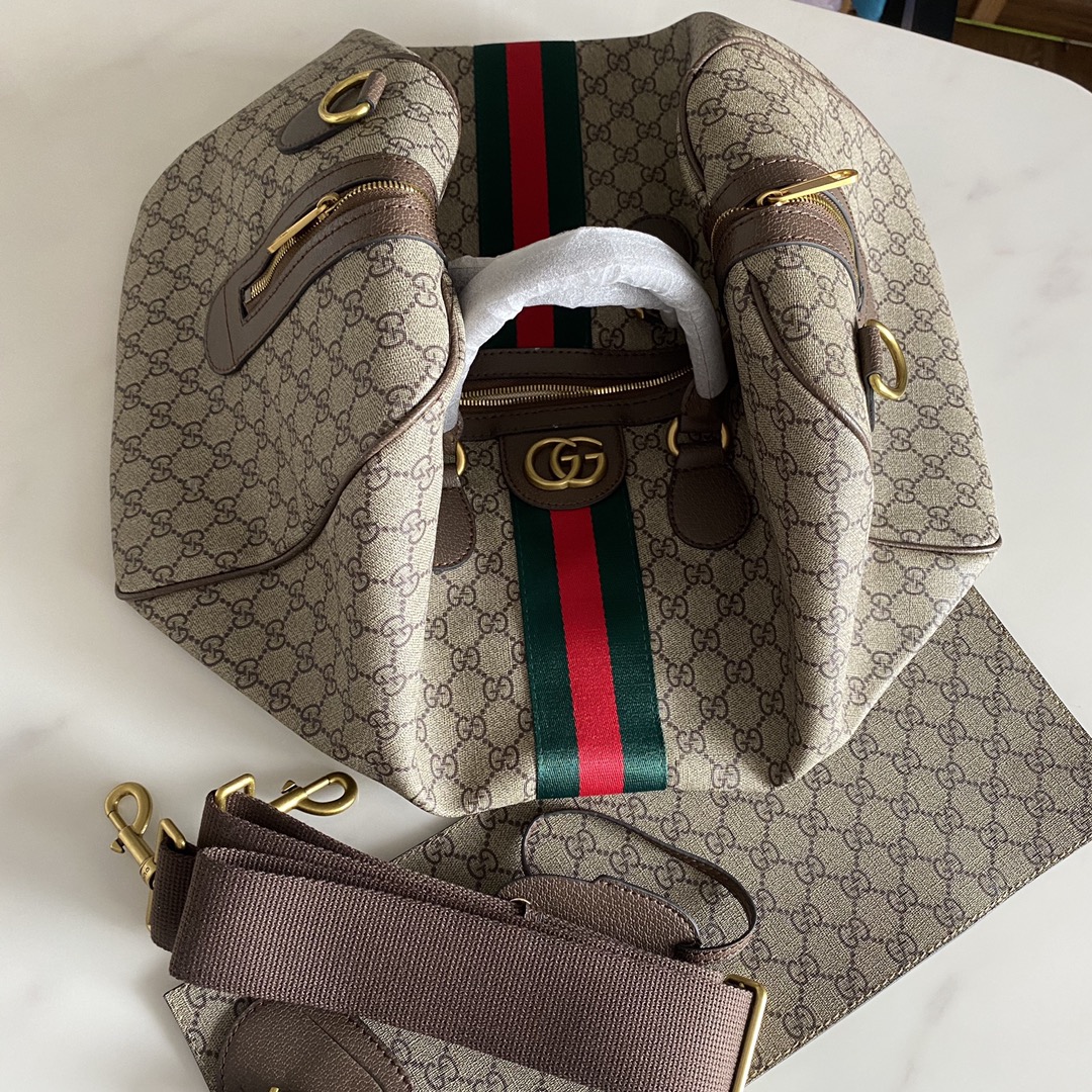 【GUCCI】44-27-24cm