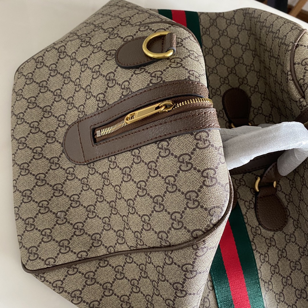 【GUCCI】44-27-24cm