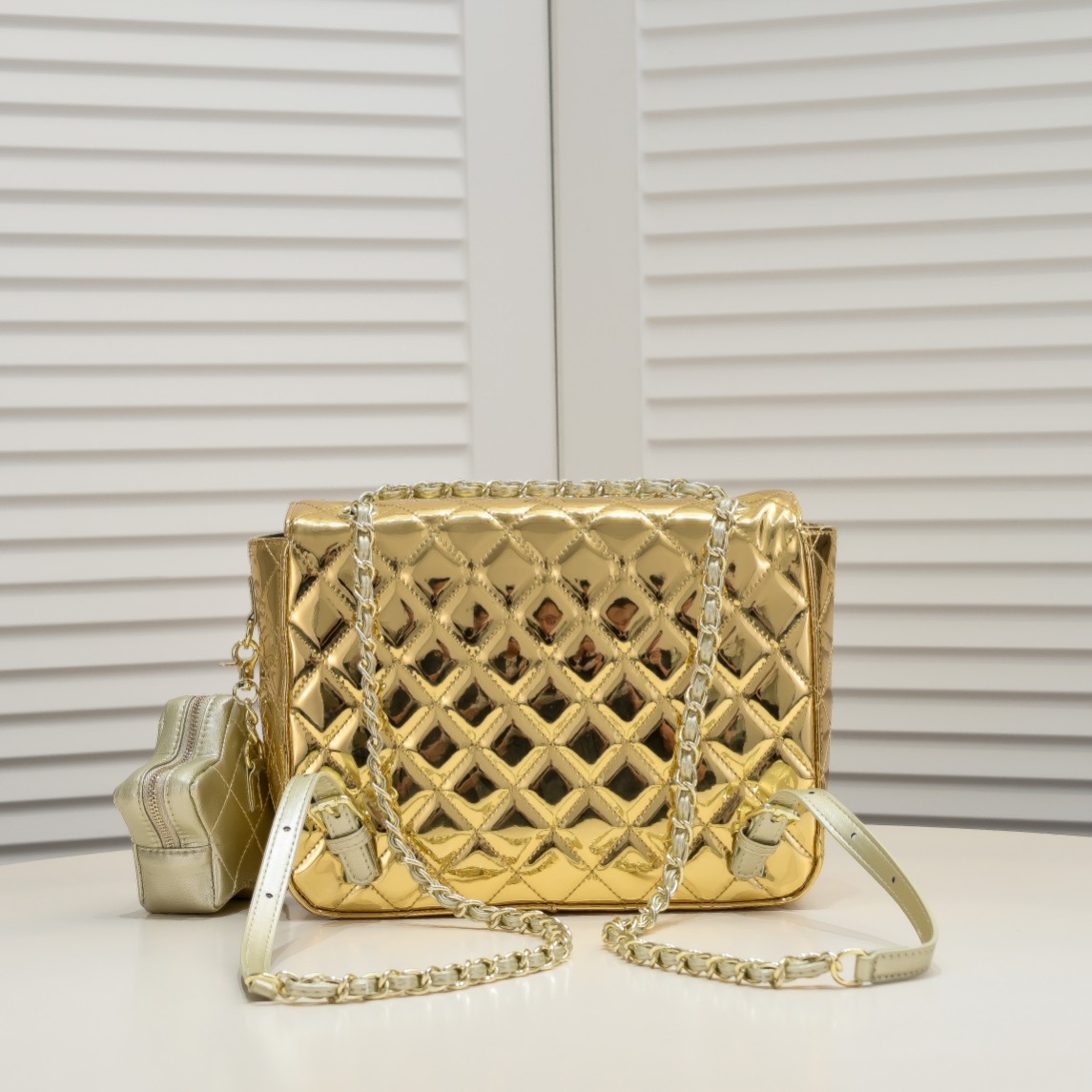 【シャネル】23*18*10CM