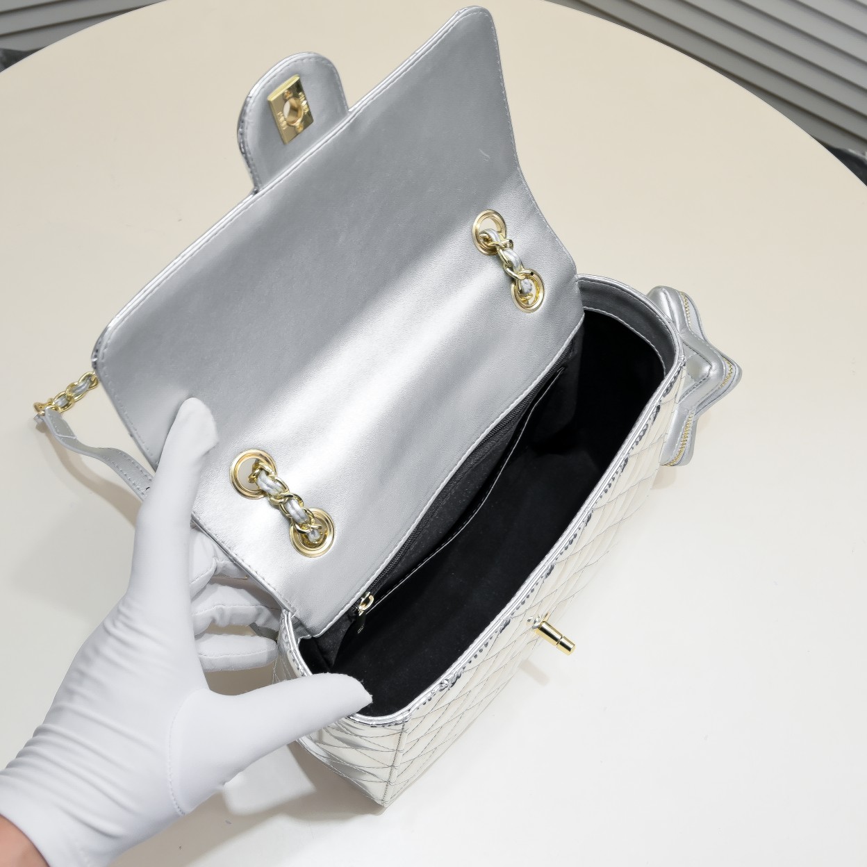 【シャネル】23*18*10CM