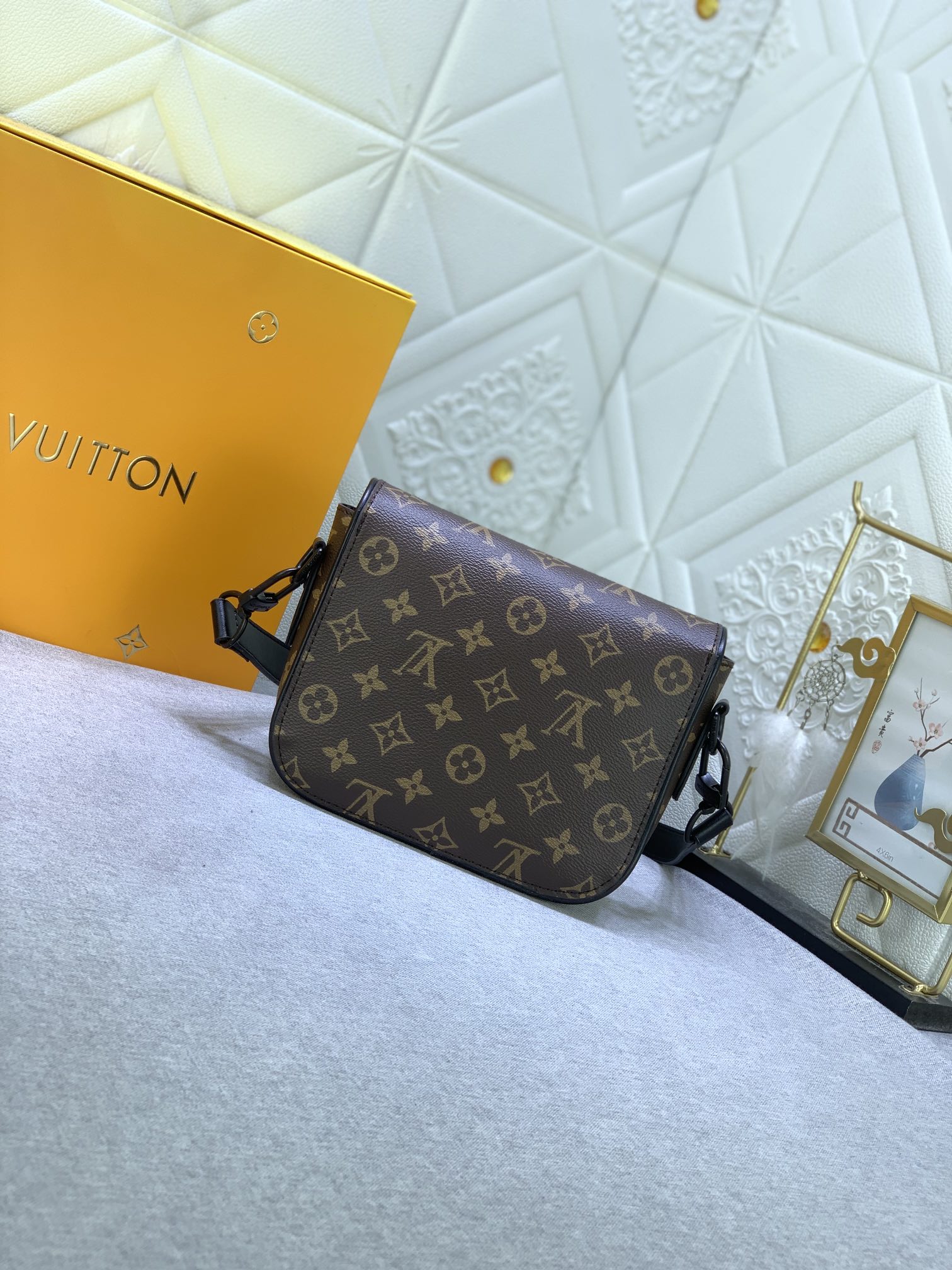 【LOUIS VUITTON】 MONTSOURIS 20 x 17 x 7CM