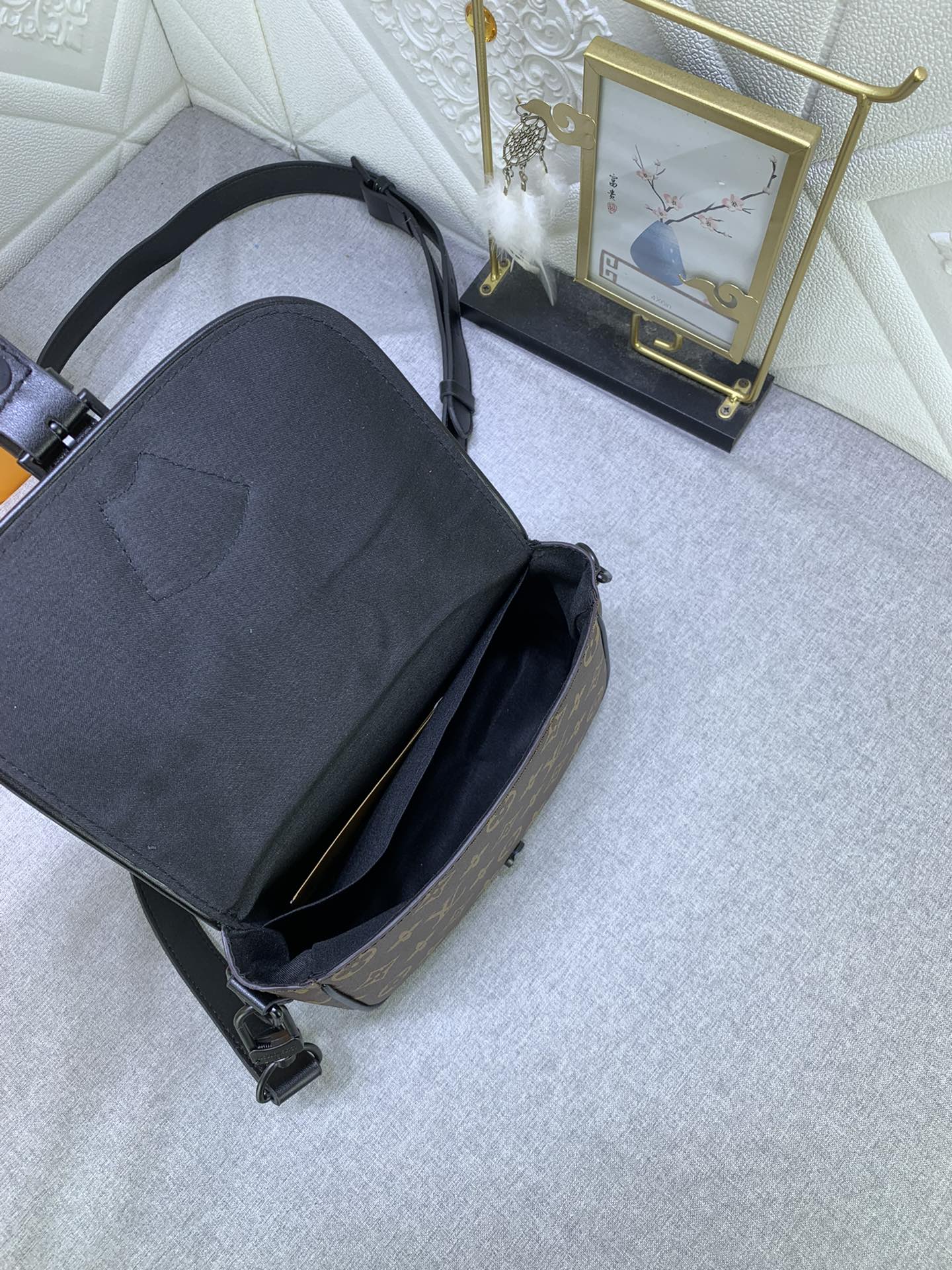 【LOUIS VUITTON】 MONTSOURIS 20 x 17 x 7CM