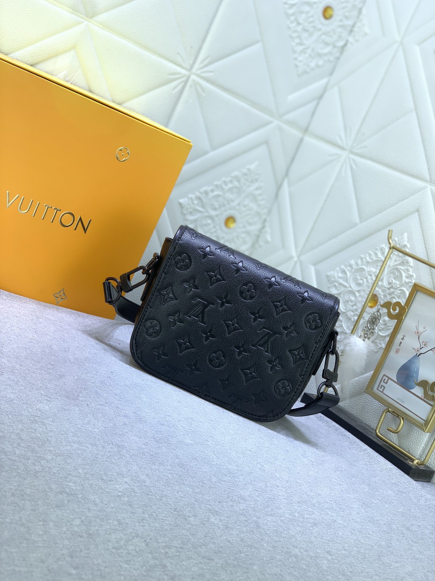 【LOUIS VUITTON】 MONTSOURIS 20 x 17 x 7CM