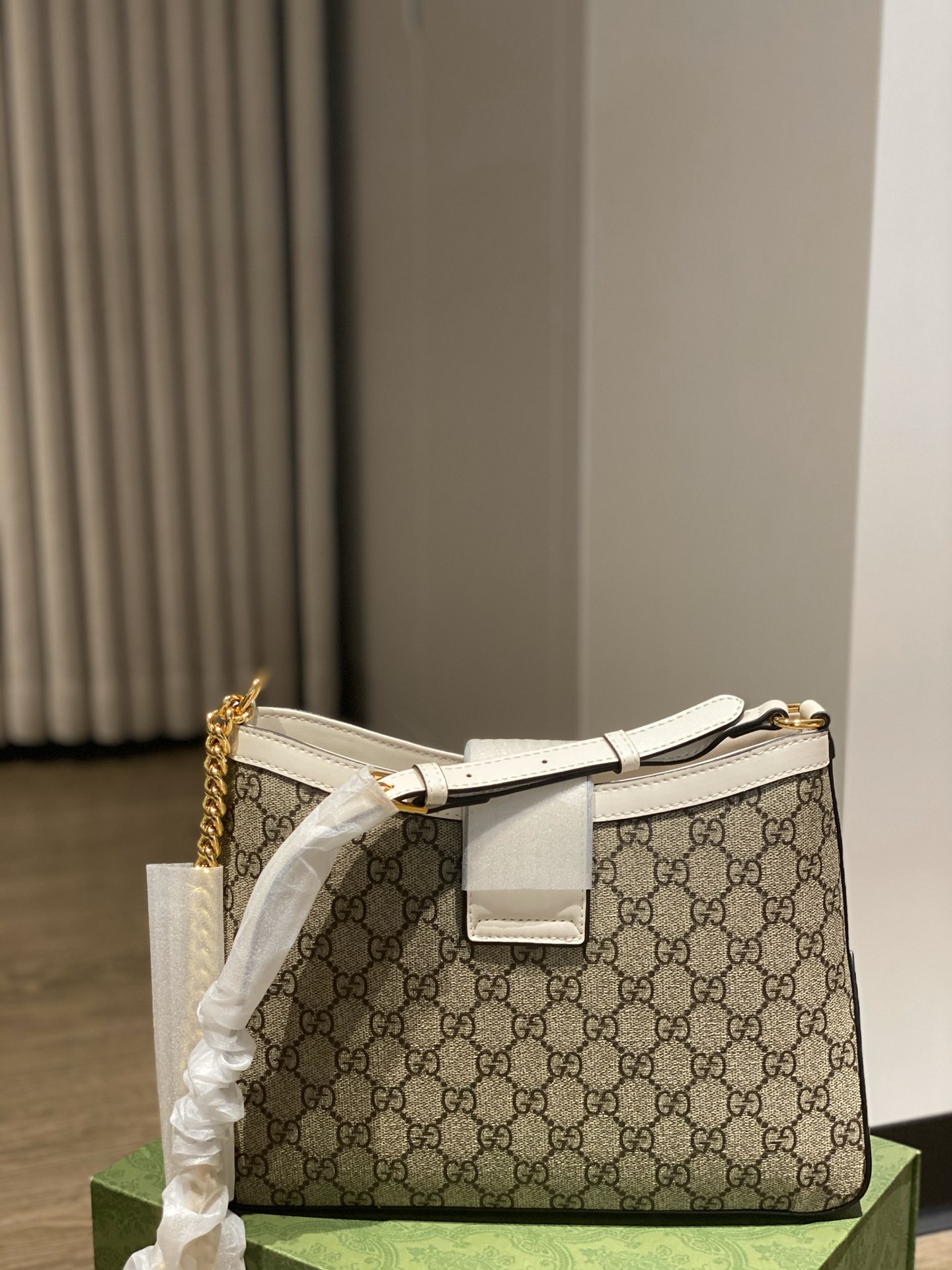 【GUCCI】padlock 28*23*5CM