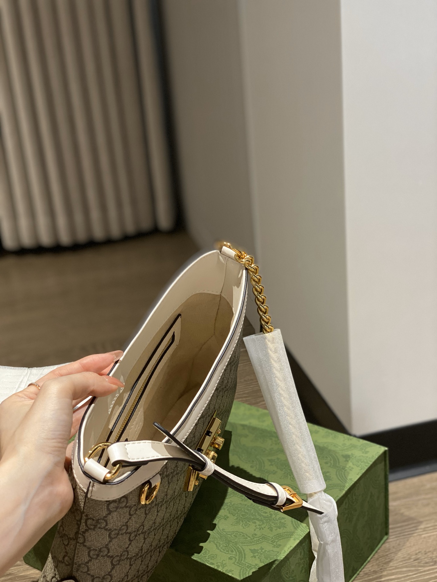 【GUCCI】padlock 28*23*5CM