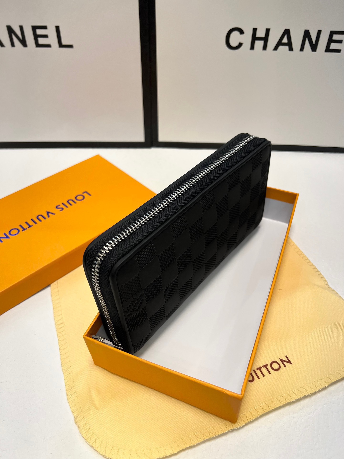 【LOUIS VUITTON】21*11*2CM