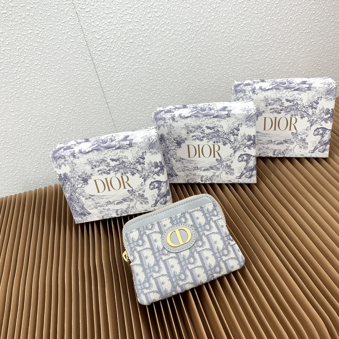 【DIOR 】11.5 x 9.5 x 2 CM