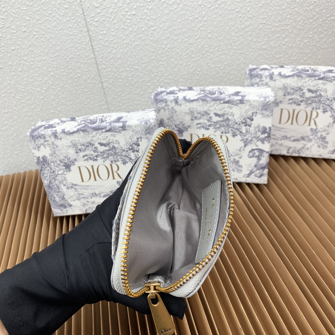 【DIOR 】11.5 x 9.5 x 2 CM