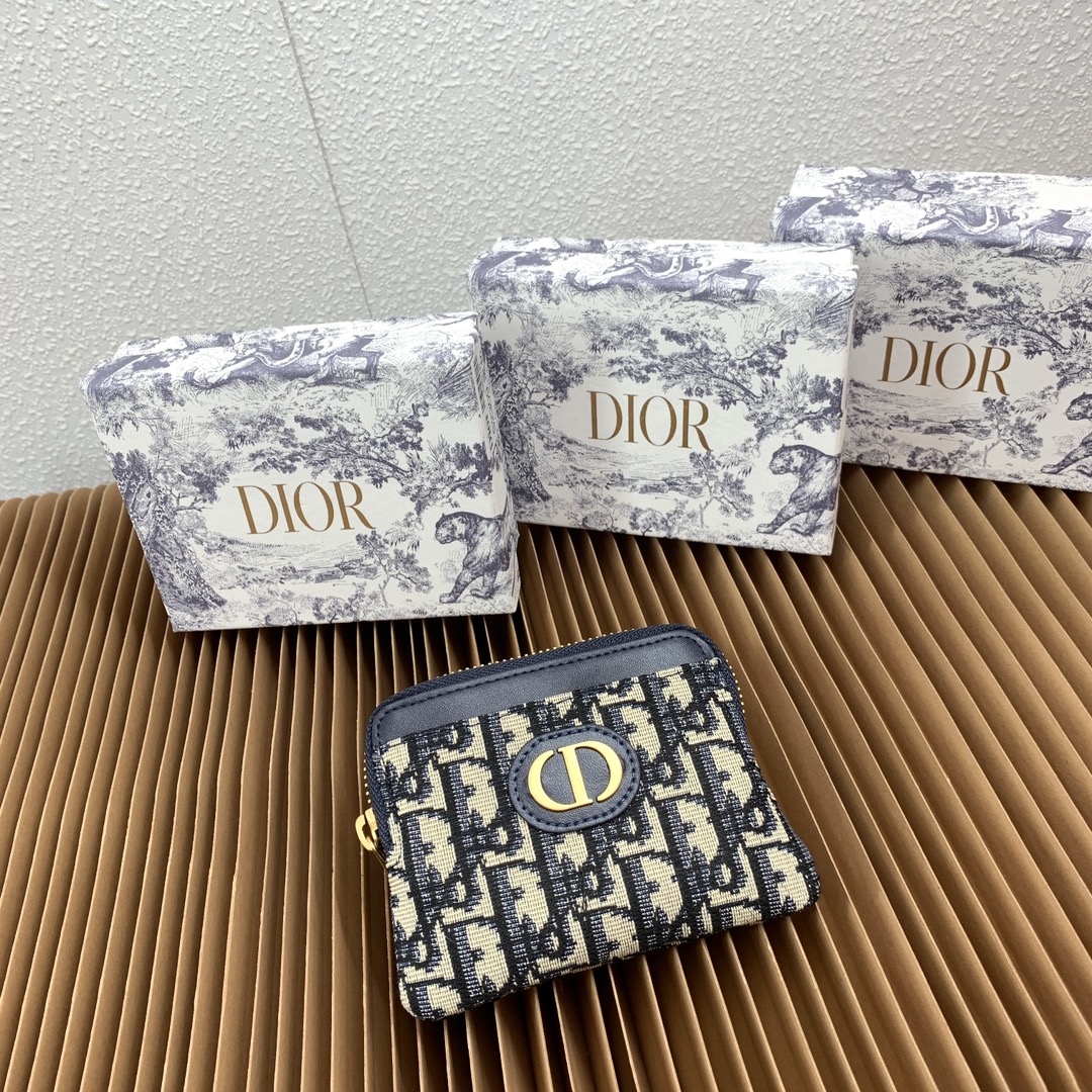 【DIOR 】11.5 x 9.5 x 2 CM