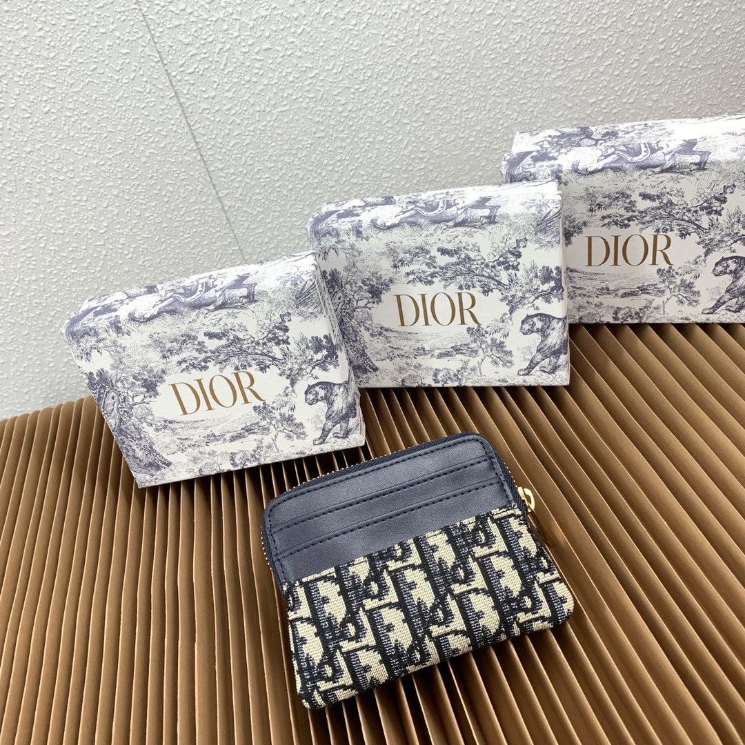 【DIOR 】11.5 x 9.5 x 2 CM