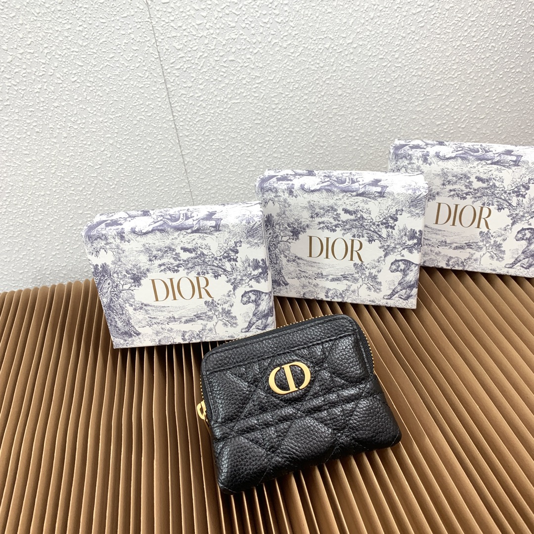 【DIOR 】11.5 x 9.5 x 2 CM