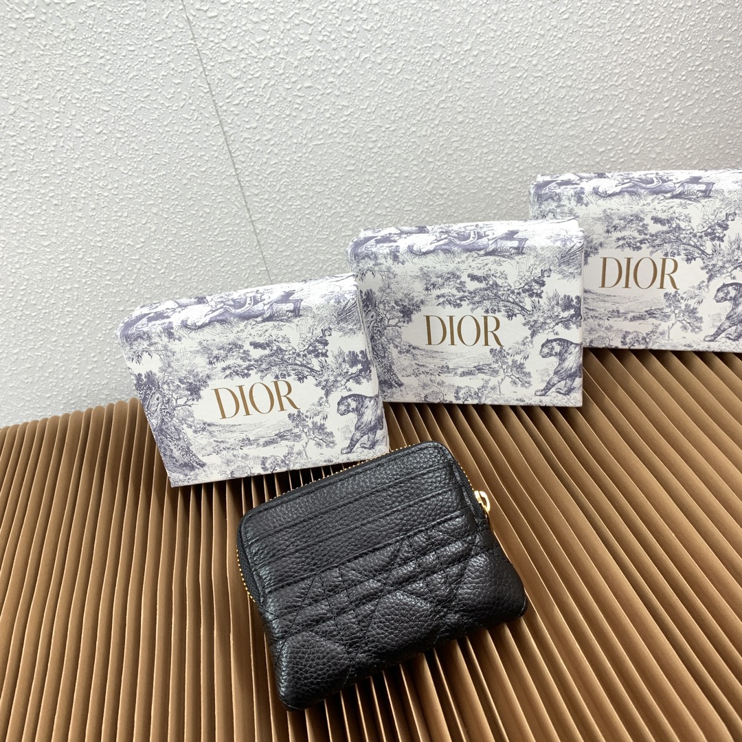 【DIOR 】11.5 x 9.5 x 2 CM