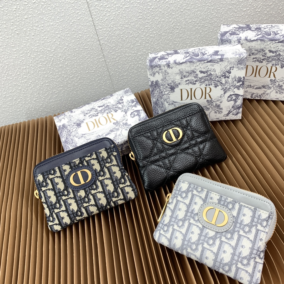 【DIOR 】11.5 x 9.5 x 2 CM