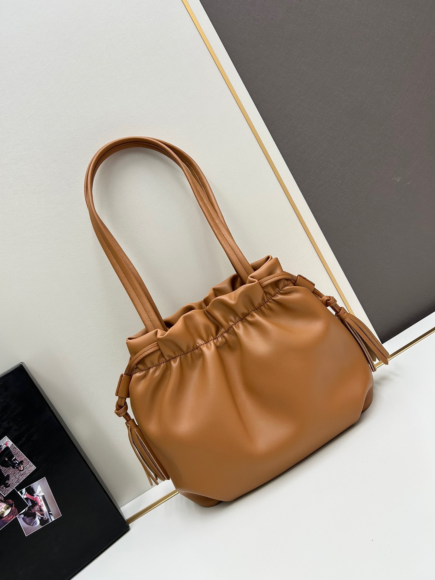【PRADA】 24*25*11cm