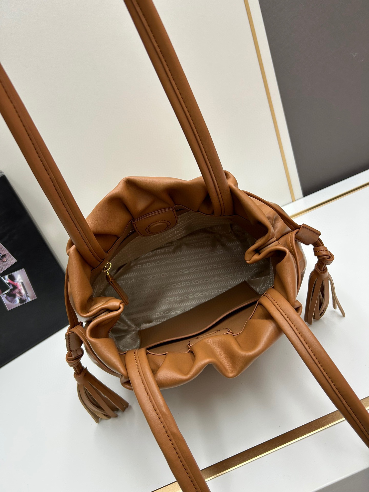 【PRADA】 24*25*11cm