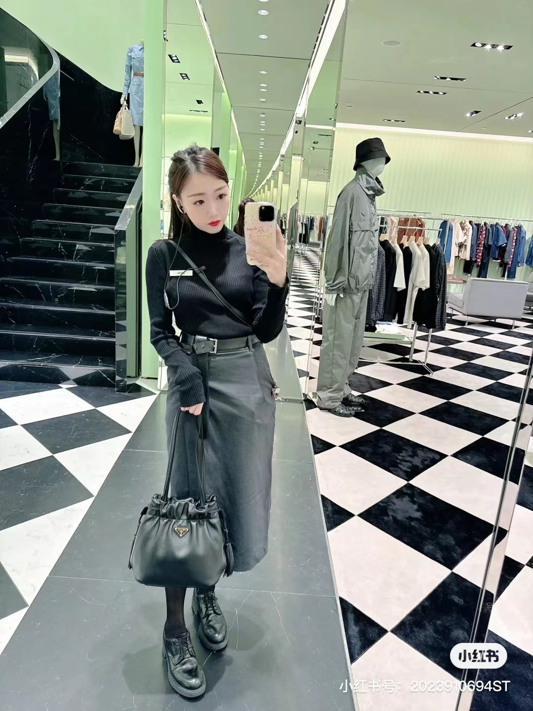 【PRADA】 24*25*11cm