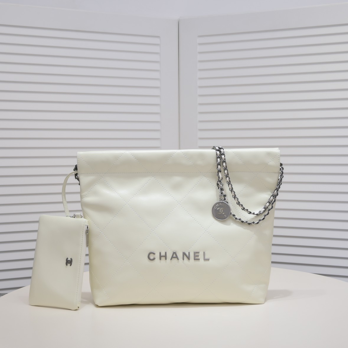 【シャネル】22 bag