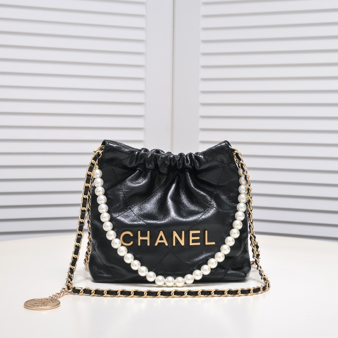 【シャネル】22 bag 20×19 ×6cm