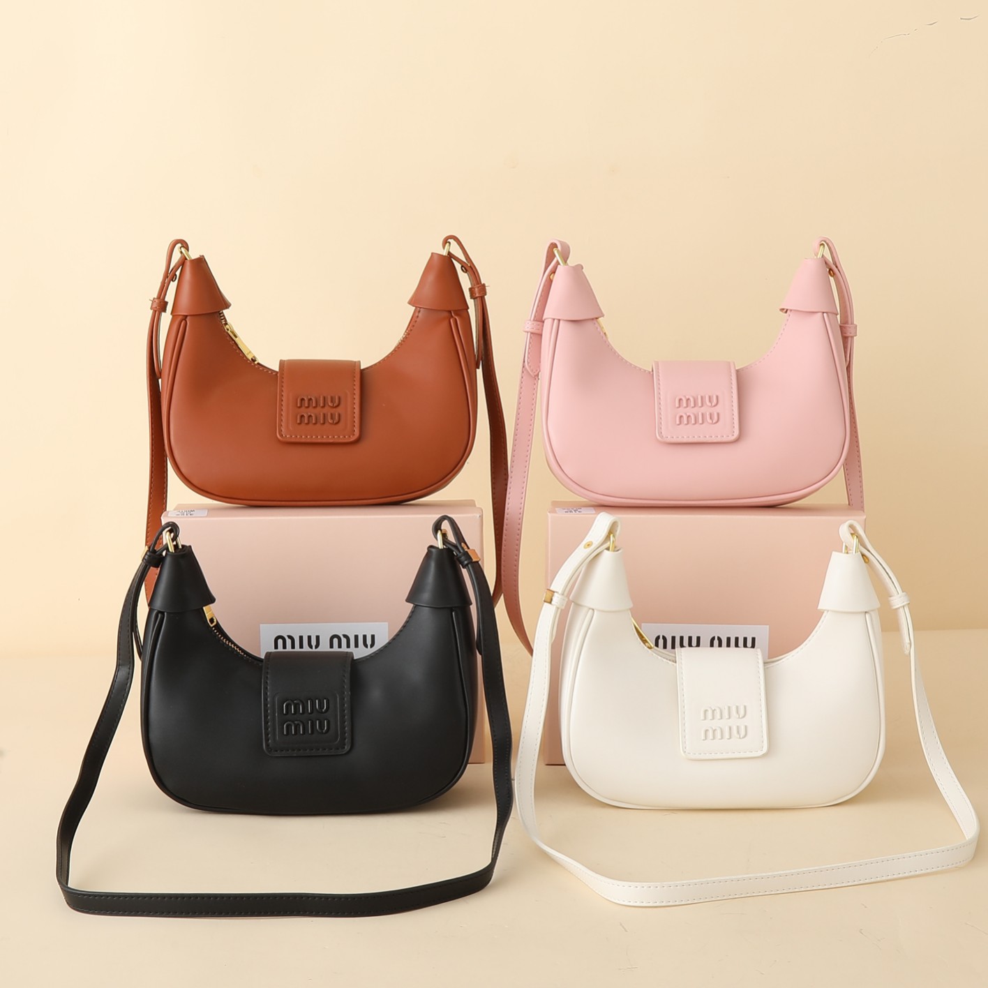 【MIUMIU】𝗔𝗩𝗔 Miumi 24*27*20CM