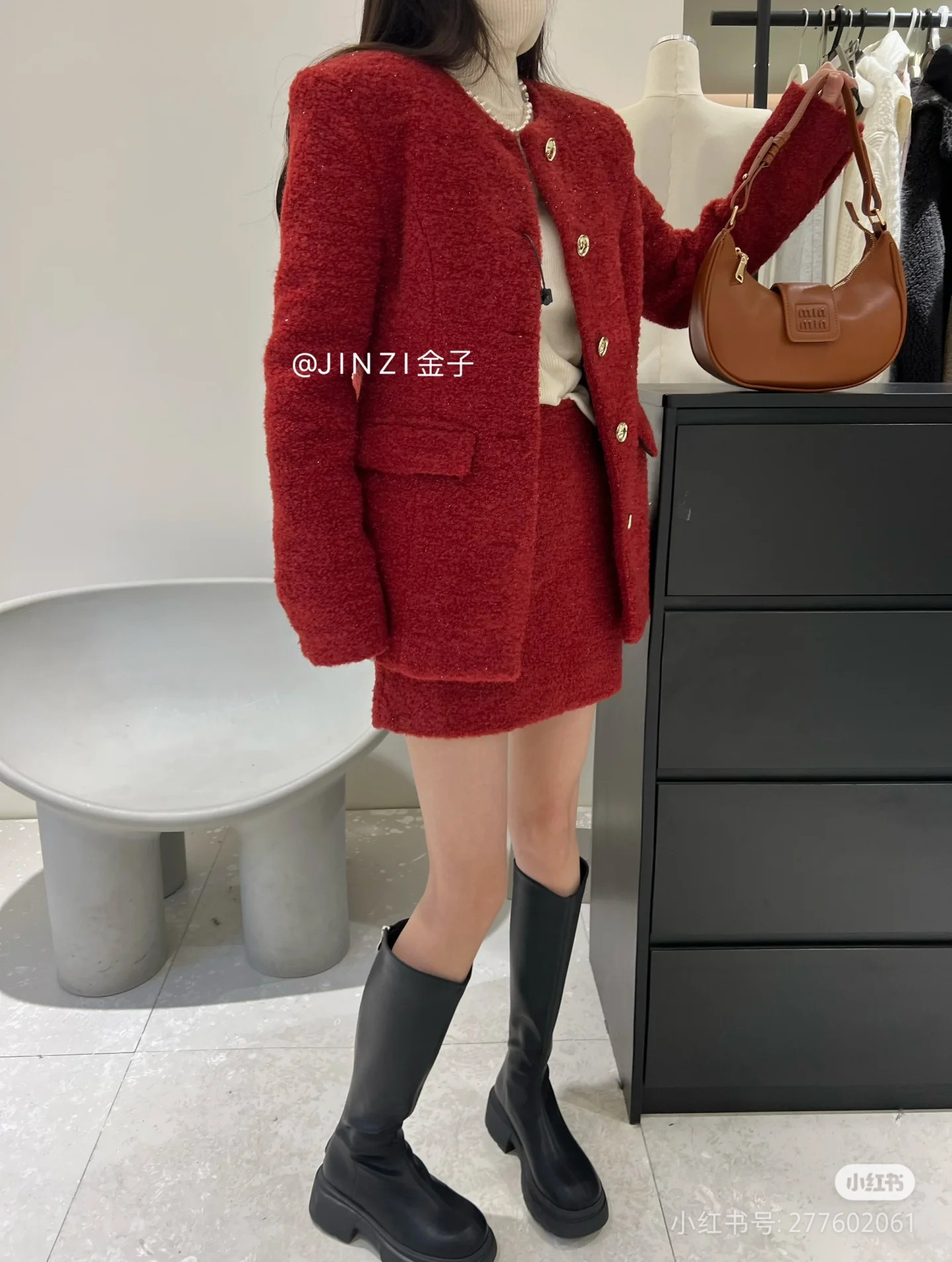 【MIUMIU】𝗔𝗩𝗔 Miumi 24*27*20CM