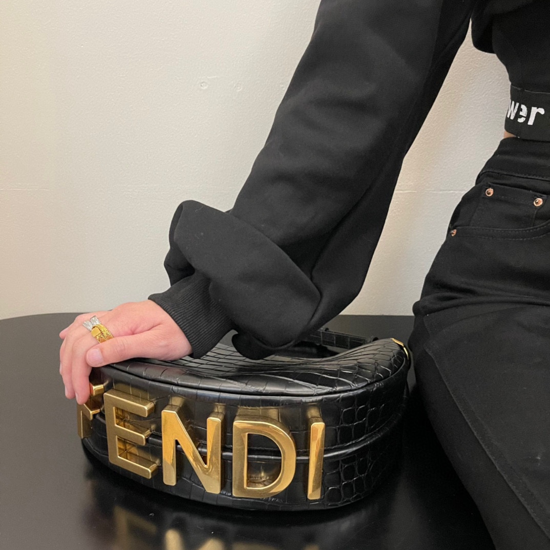 【Fendi】29x24.5x10cm