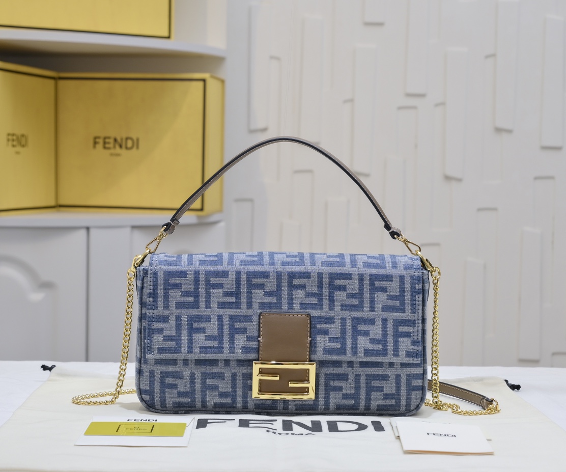 【Fendi】Baguette FF