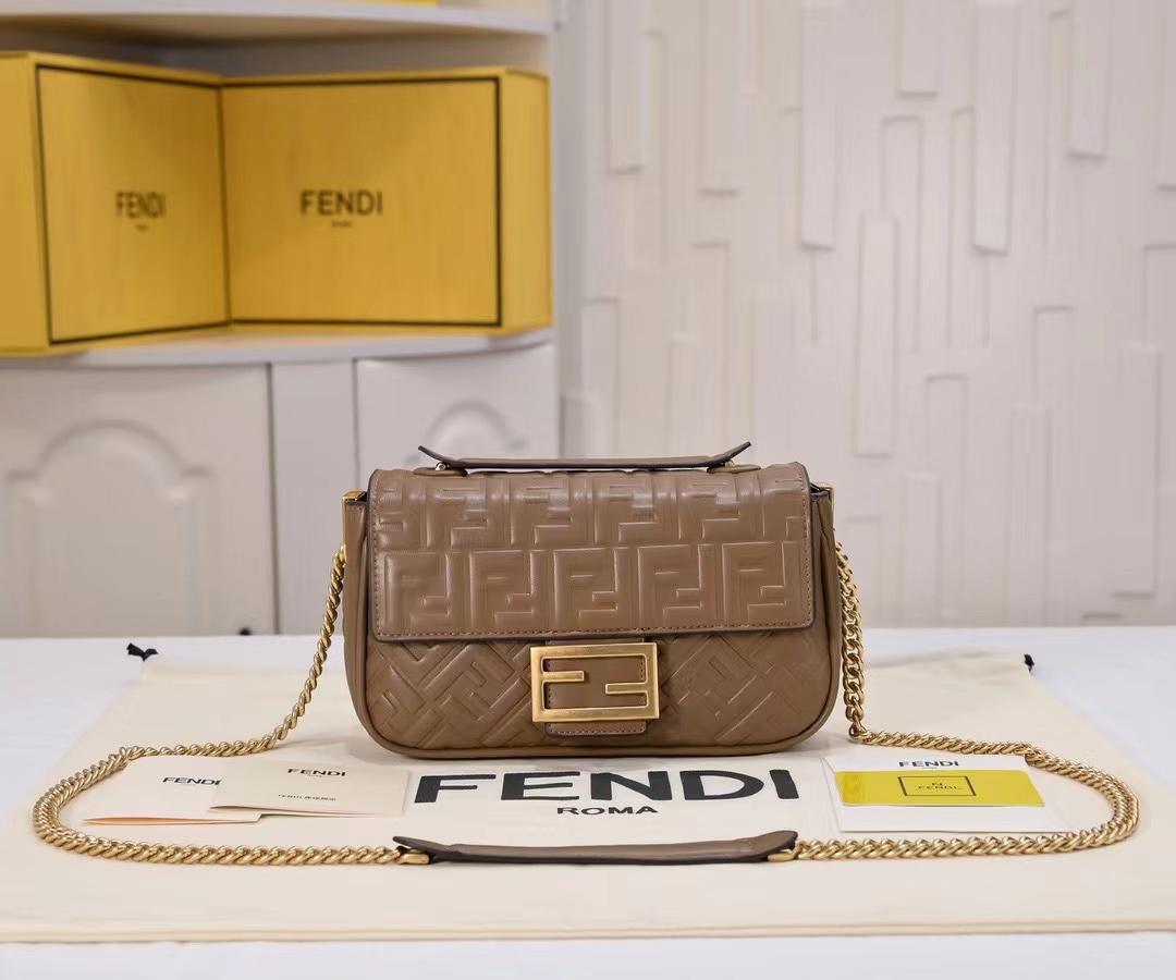 【Fendi】24x14.5x7cm