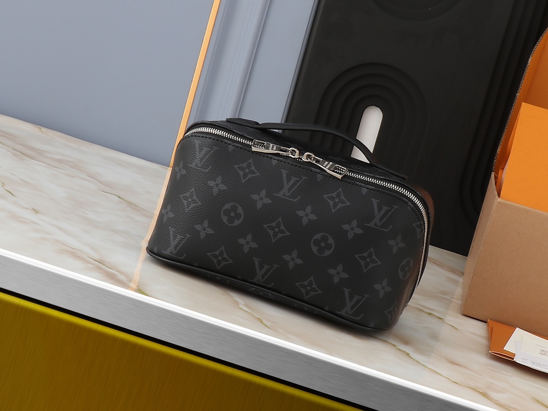 【LOUIS VUITTON】Toiletry Bag 24 x 13 x 13CM
