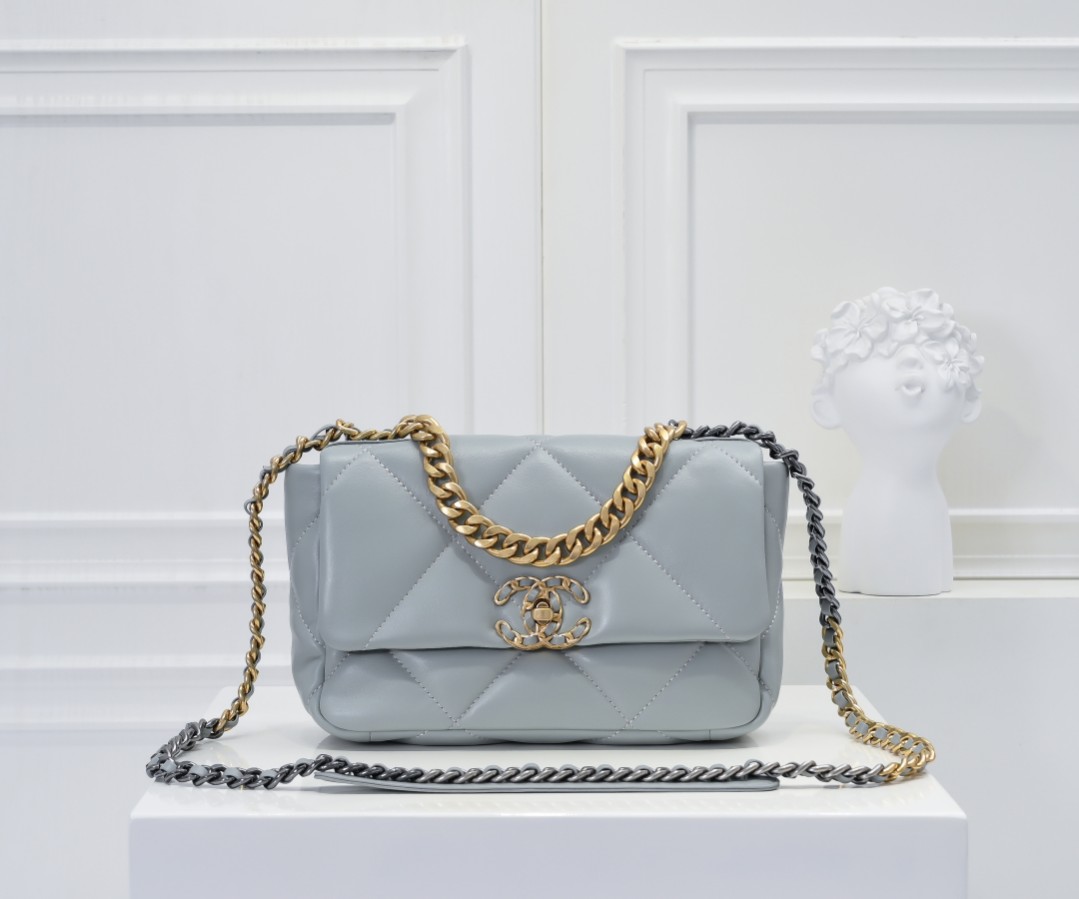 【シャネル】19BAG
