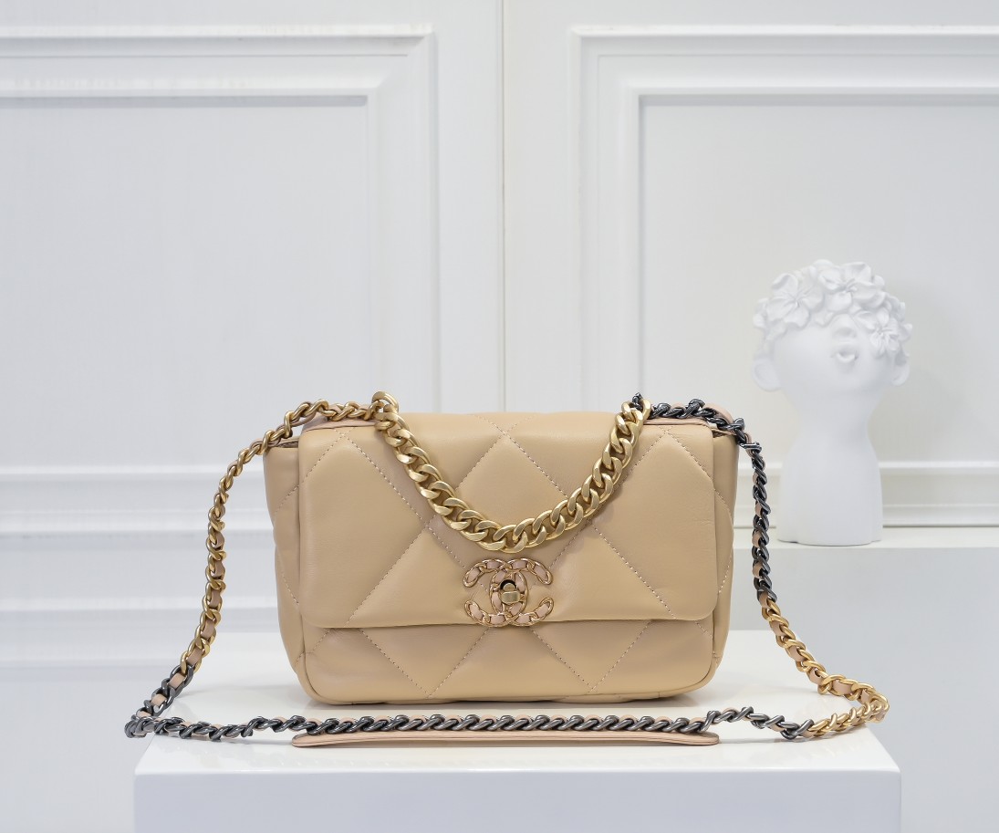 【シャネル】19BAG