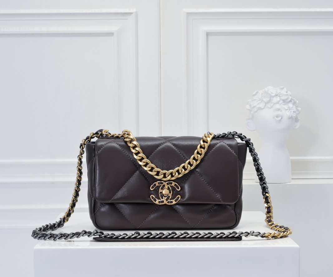 【シャネル】19BAG