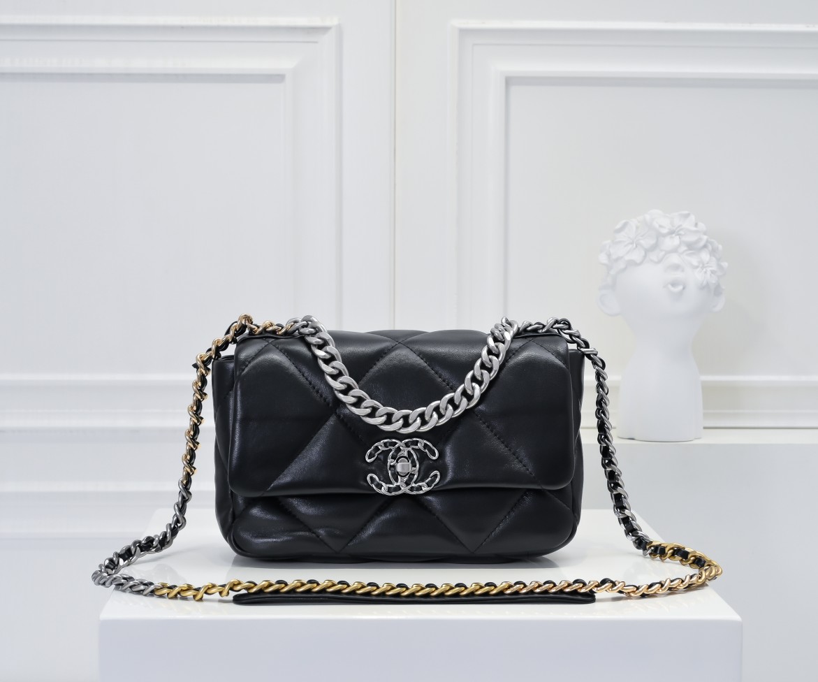 【シャネル】19BAG